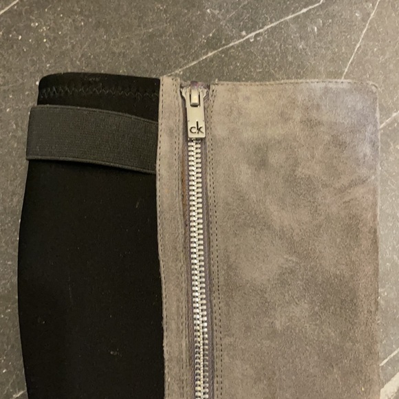 Calvin Klein grey suede & black elastic heel boot - Picture 5 of 5